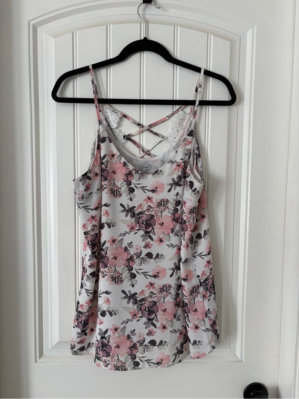 Kismet Floral Lace-Back Camisole in Pink and Gray